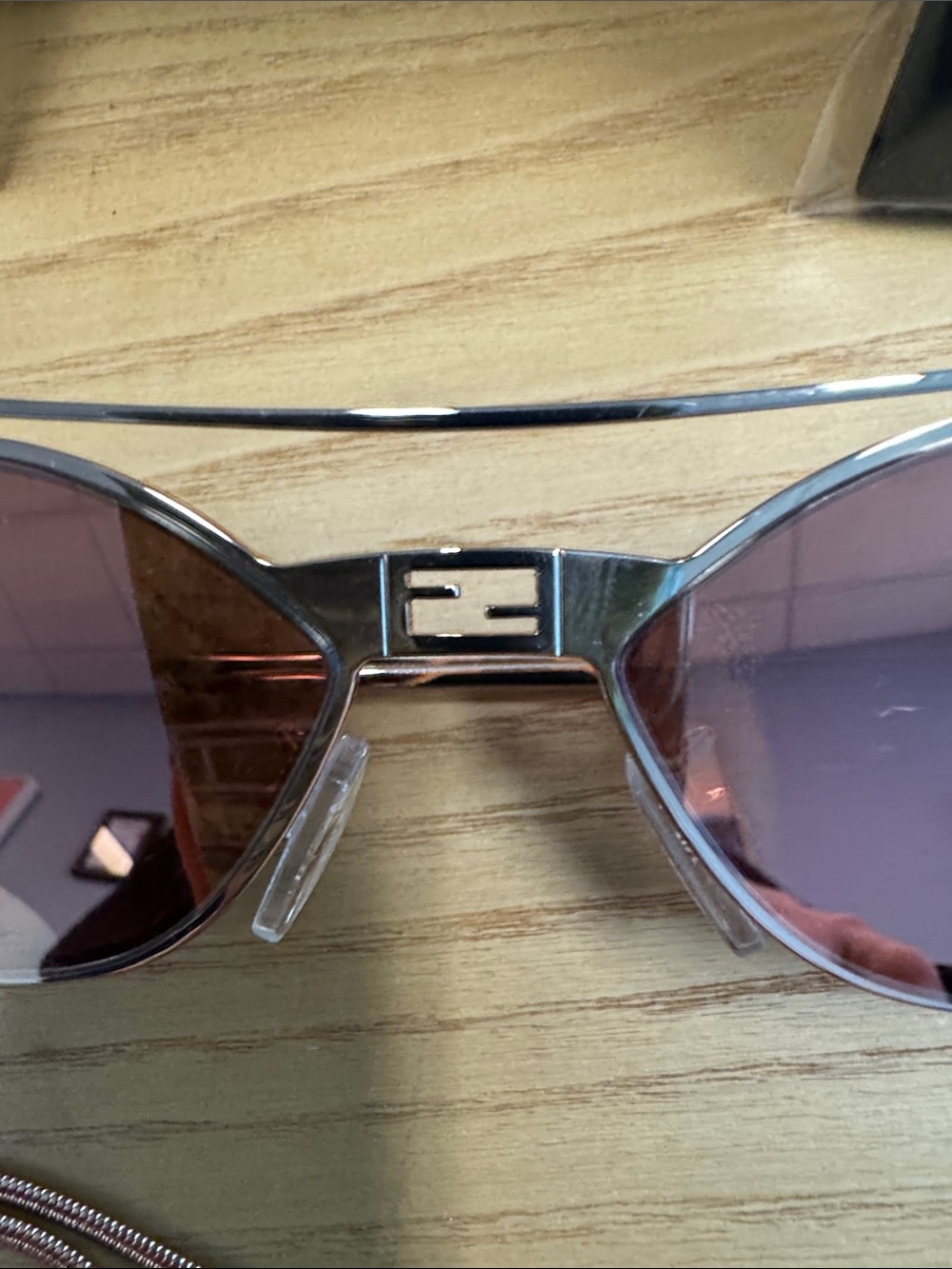 Fendi Rose-Tinted Geometric Metal Sunglasses with Rose Gold Chain - Picture 4 of 11